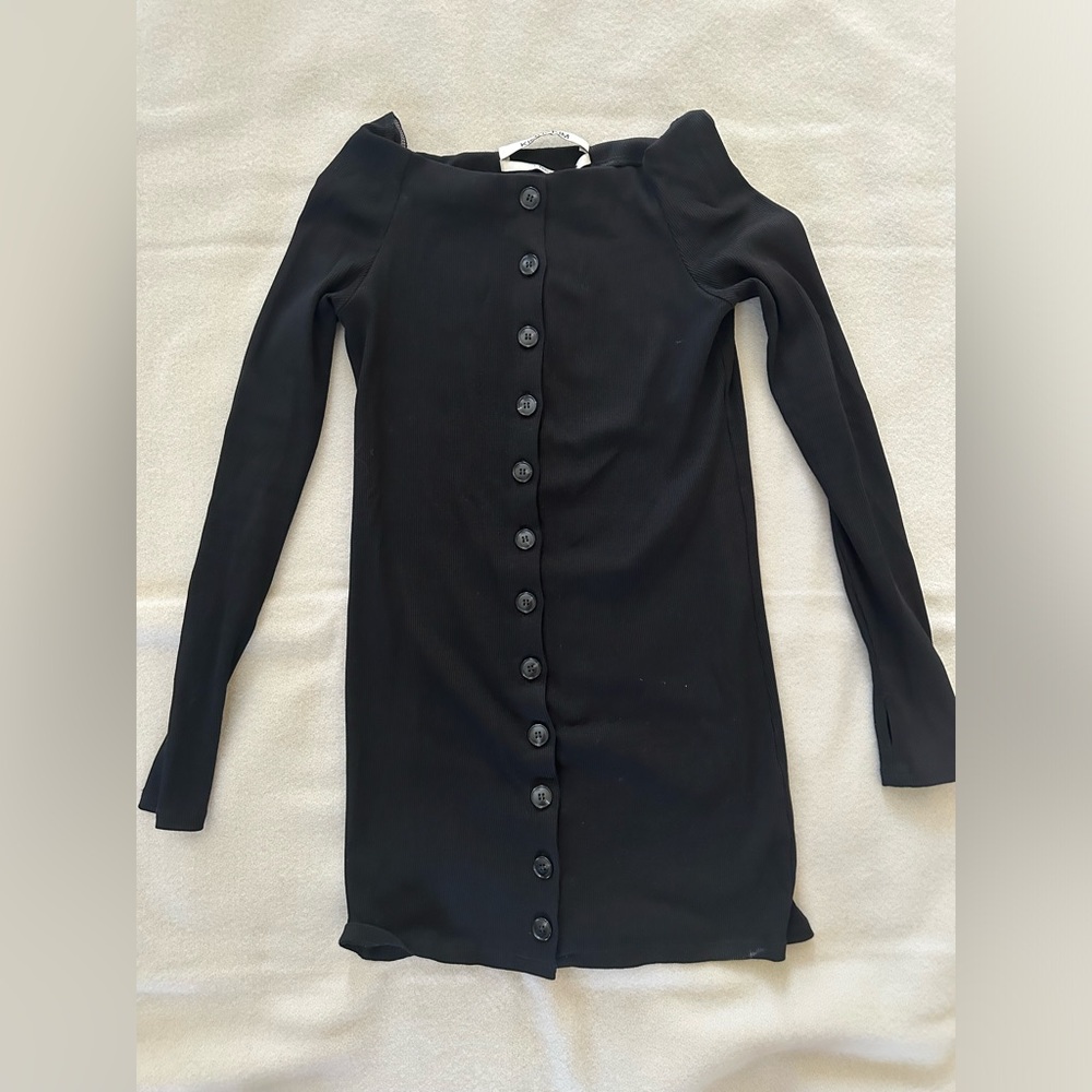 KIMHĒKIM
Bateau Neckline Mini Dress
Size: L